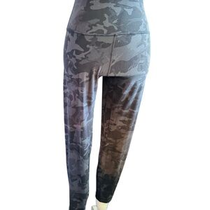 Lululemon Athletica Gray Camouflage Leggings